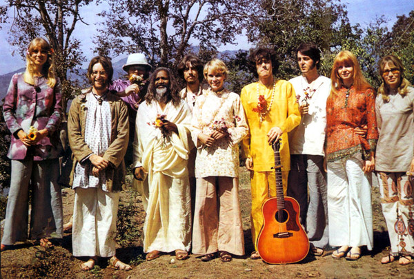 The Beatles in India, picture of 1968 of the Beatles, their wifes and Mike Love, Donovan, Mia Farrow in Rishikesh India and Maharishi Mahesh Yogi