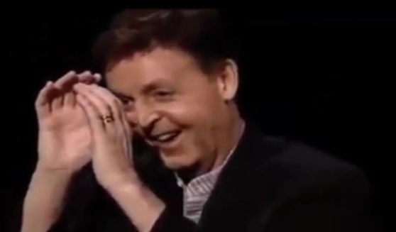 Paul McCartney meeting Maharishi Mahesh Yogi in 1998 Paul McCartney meeting Maharishi Mahesh Yogi in 1998