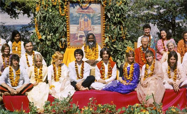 The Beatles in India, from February to April 1968, iconic picture of the Beatles and their wifes in Rishikesh India and Maharishi Mahesh Yogi. From left to right: Ringo Starr, Maureen Starkey, Jane Asher, Paul McCartney, Maharishi Mahesh Yogi, George Harrison, Pattie Boyd, Cynthia Lennon, John Lennon